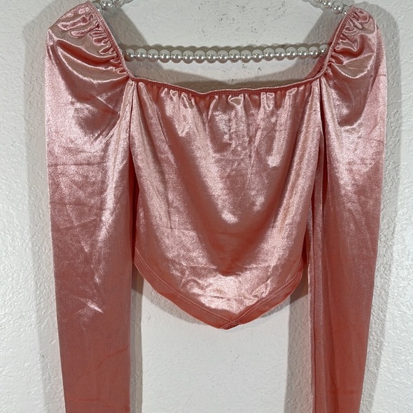 FOREVER 21 Velvet Crop Top Blouse Long Sleeve Size Small New - Picture 2 of 11